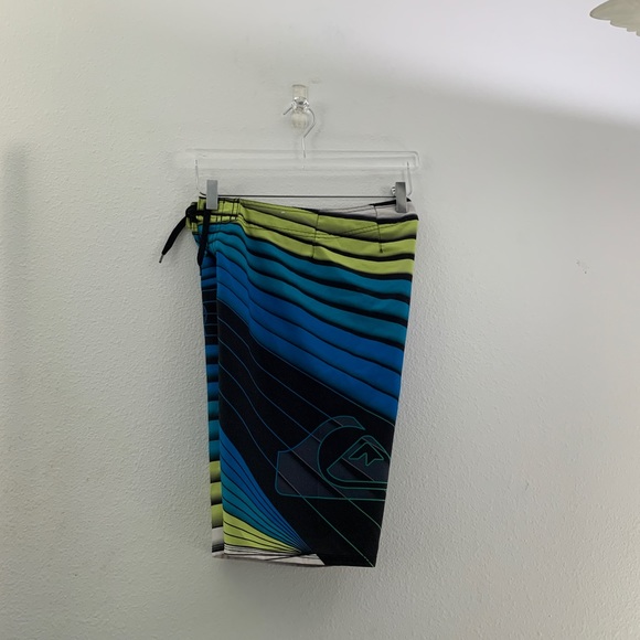 Quicksilver board shorts. Size tag unreadable. - Picture 9 of 16